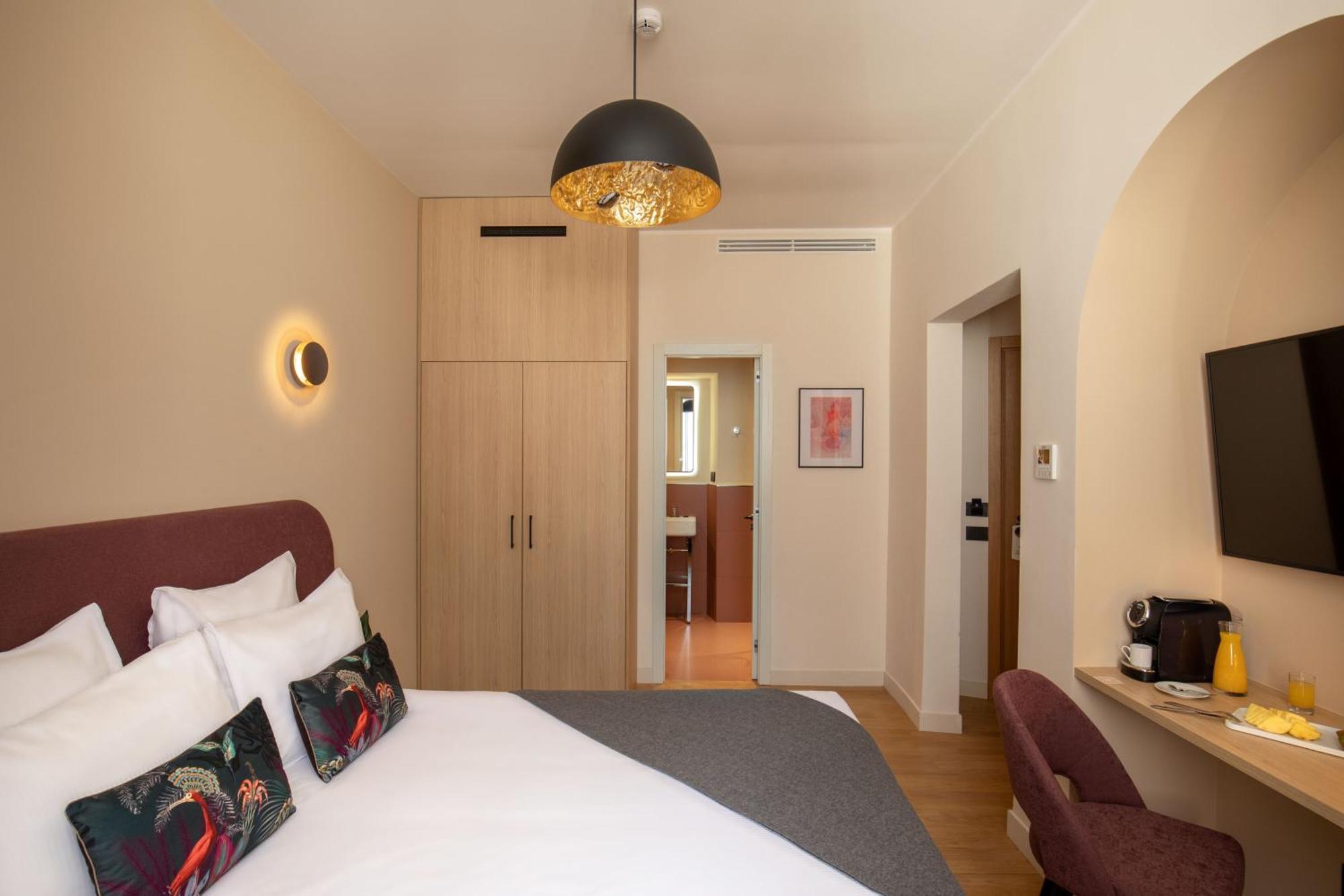 Hotel 9hotel Cesari
