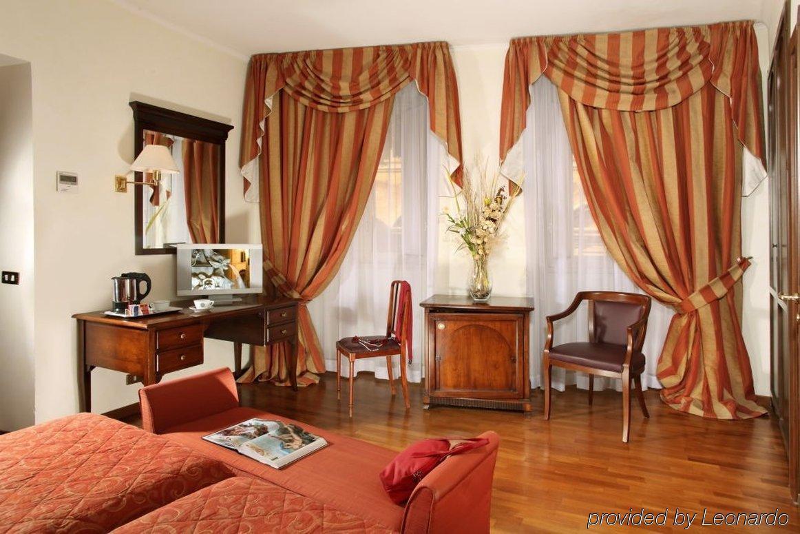 9hotel Cesari 4*