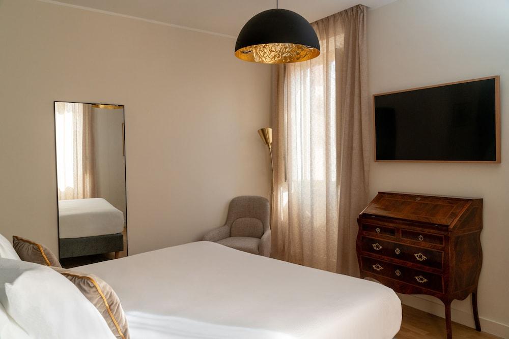 9hotel Cesari