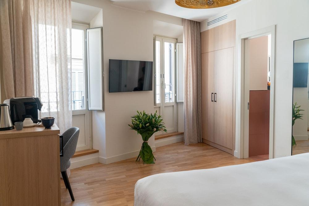 9hotel Cesari Hotel