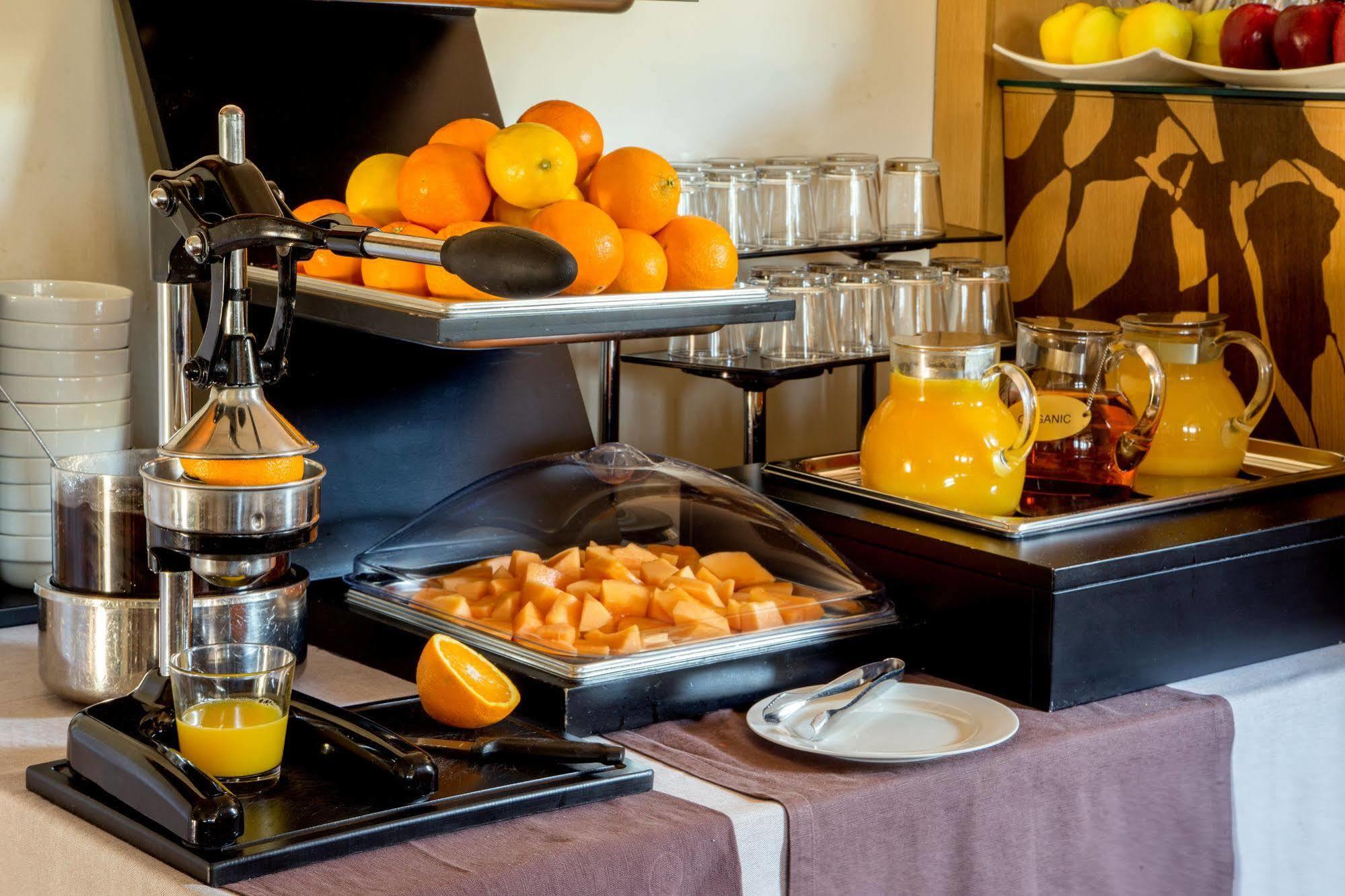 9hotel Cesari 4*